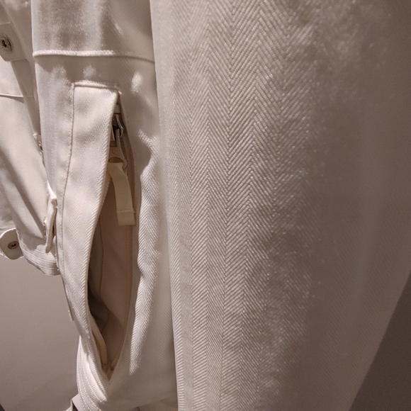 Burton Women's Dryride Making Magic Since 77 white snowboard jacket - Picture 8 of 10